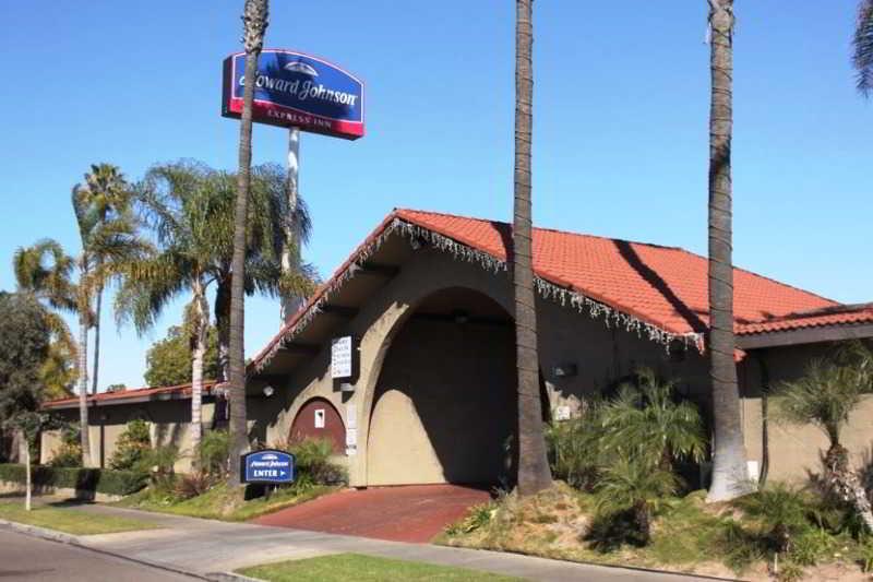Howard Johnson By Wyndham National City/San Diego South Exterior photo