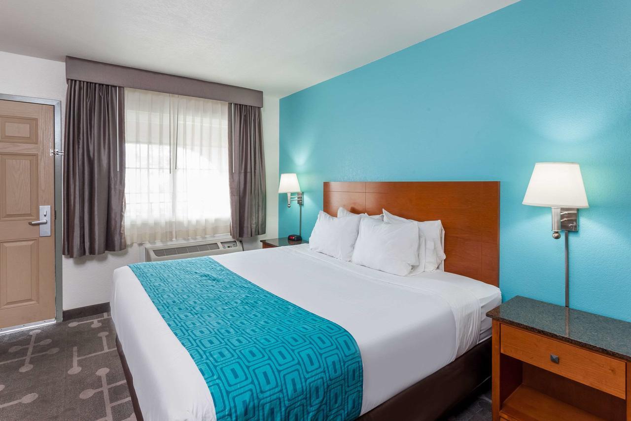 Howard Johnson By Wyndham National City/San Diego South Exterior photo