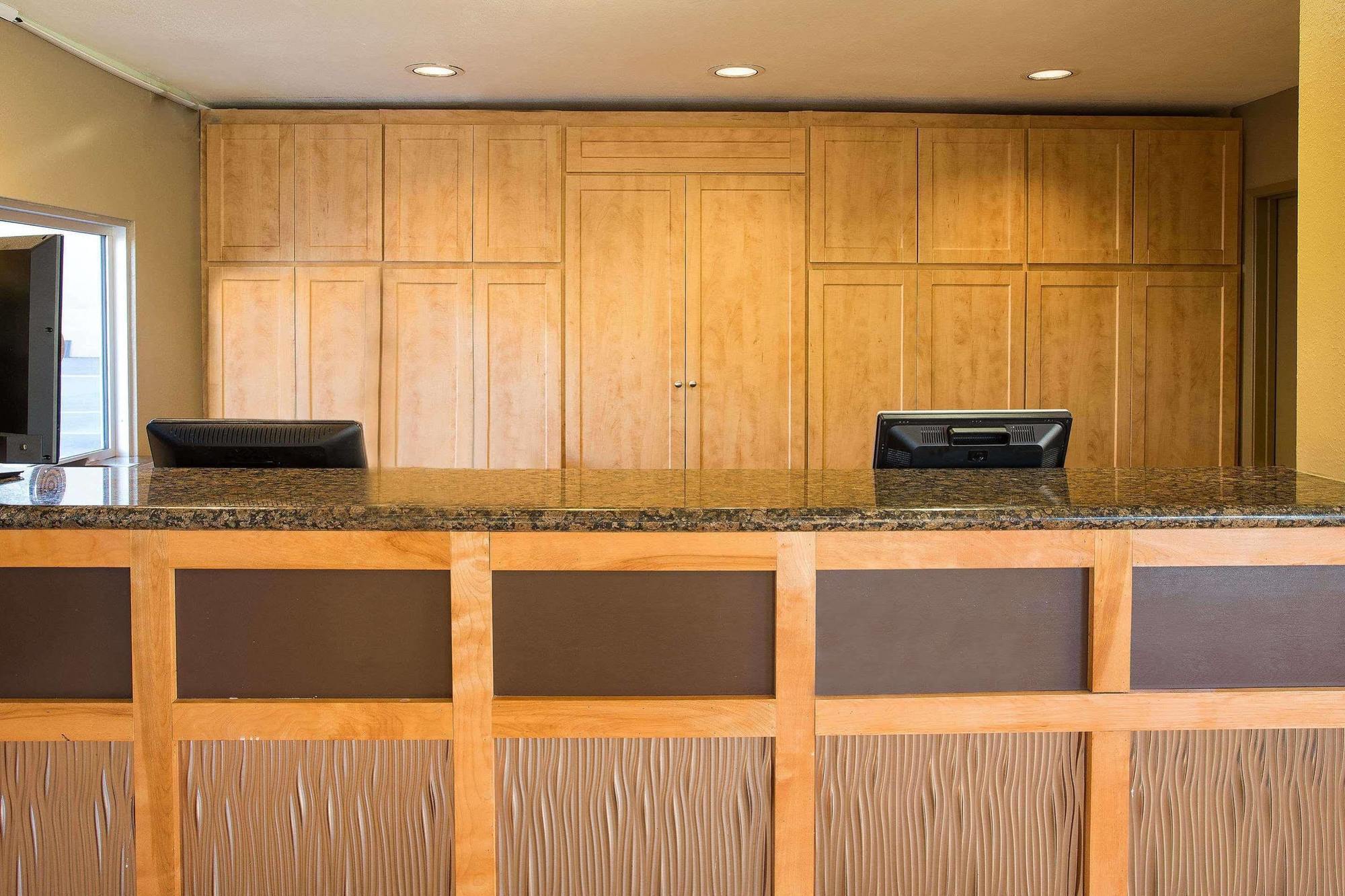 Howard Johnson By Wyndham National City/San Diego South Exterior photo